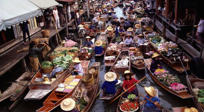 Damnoen Saduak Floating Market Ratchaburi